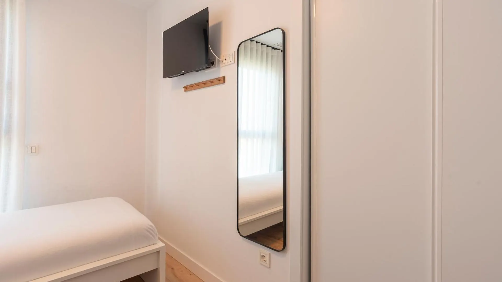 Skyline II Pool & Coworking By Ele Apartments Malaga 0*,  Spain